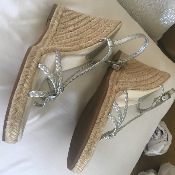 PRE-OWNED BANANA REPUBLIC WEDGES SIZE 6 - Picture 4 of 5